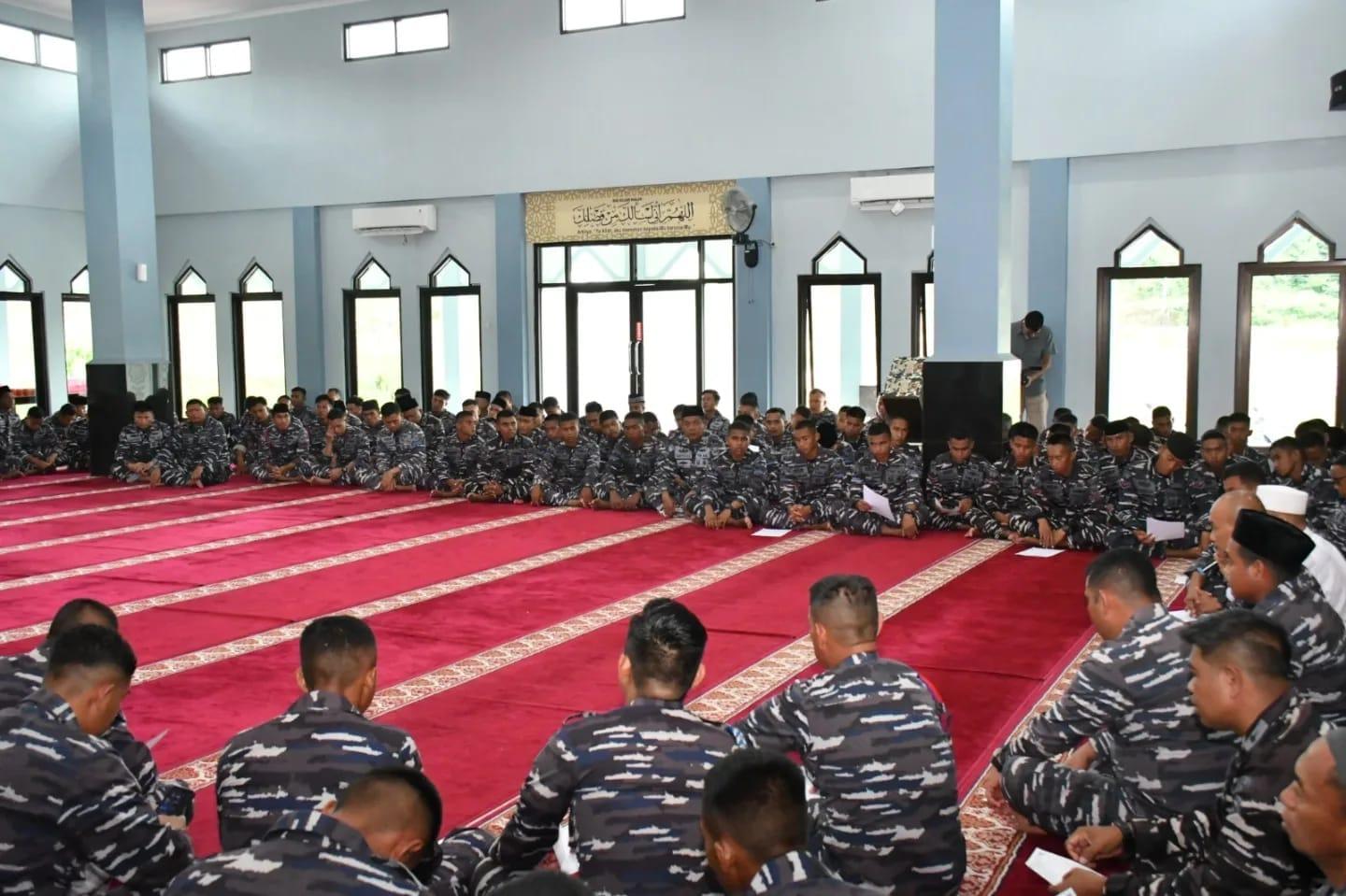 Sambut Tahun Baru 2024, Pasmar 3 Laksanakan Istighosah dan Doa Bersama