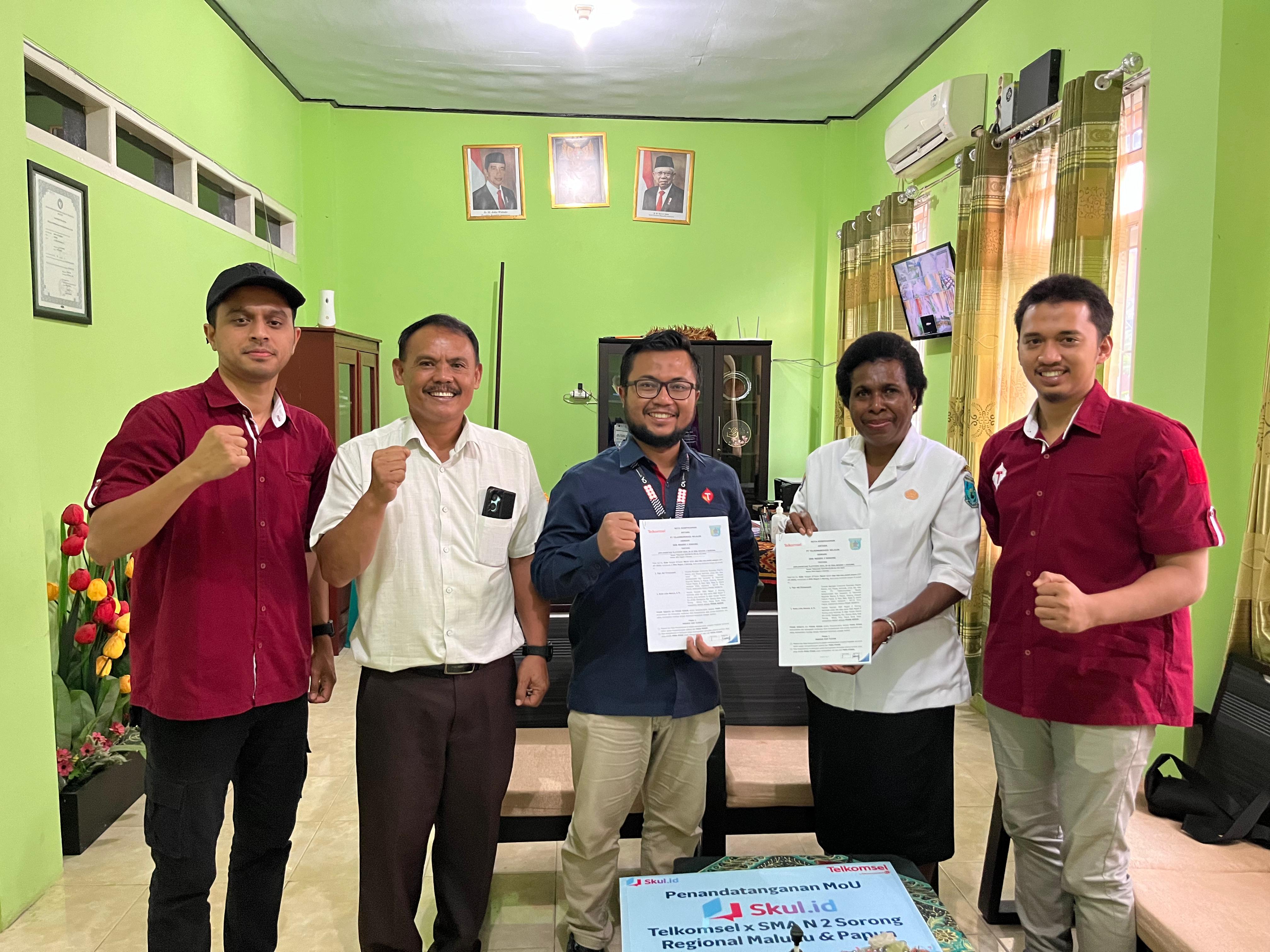 Akselerasikan Layanan Pendidikan Berbasis Digital, Telkomsel bersama SMAN 2 Sorong Sepakati Pemanfaatan Aplikasi Skul.Id