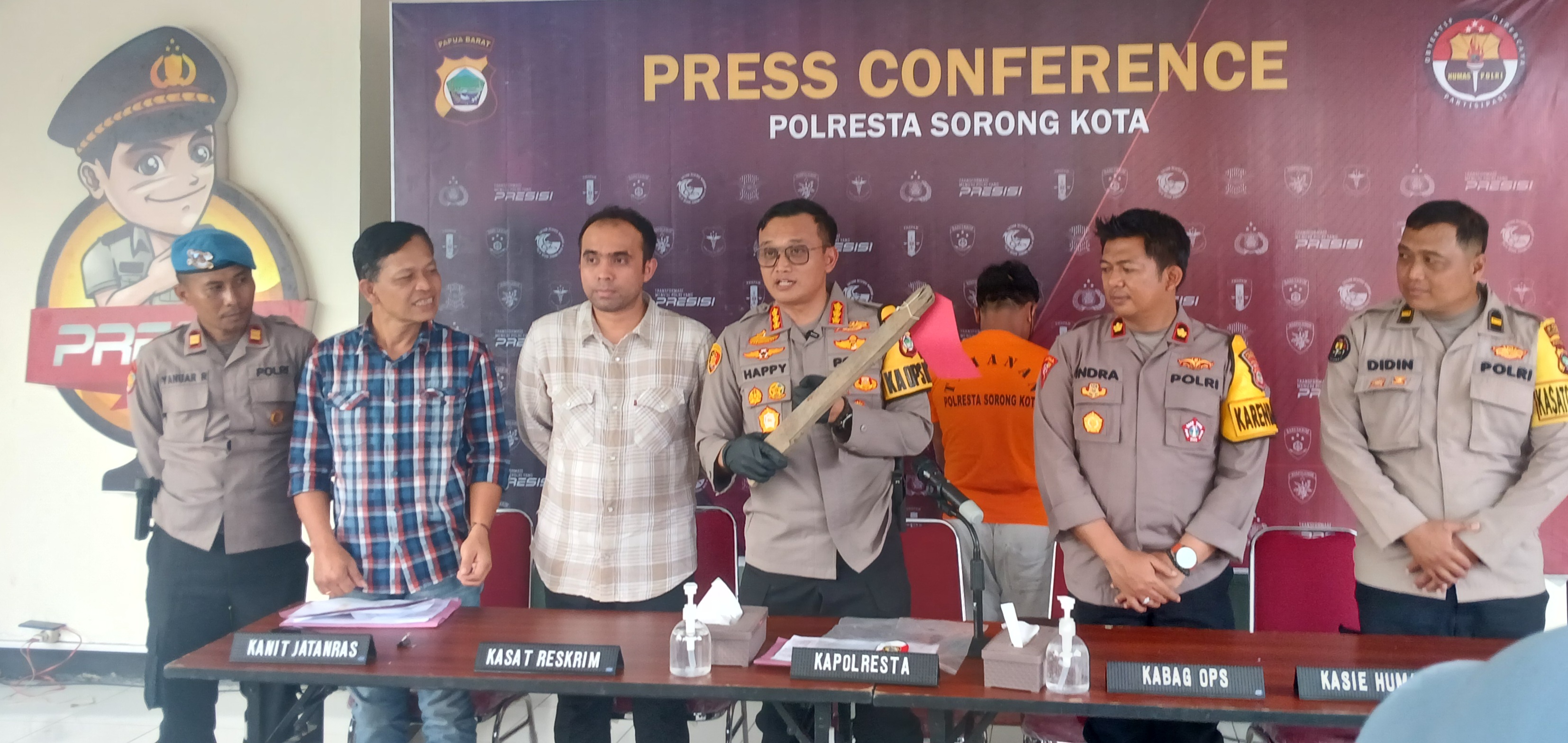 Polisi Tangkap Tersangka Penganiayaan Yang Menyebabkan Kematian Seorang Pemuda di Kota Sorong