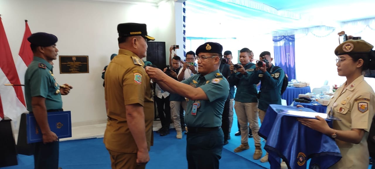 3 Pejabat Dianugerahi Brevet Kehormatan Kesehatan Penyelaman dan Hiperbarik