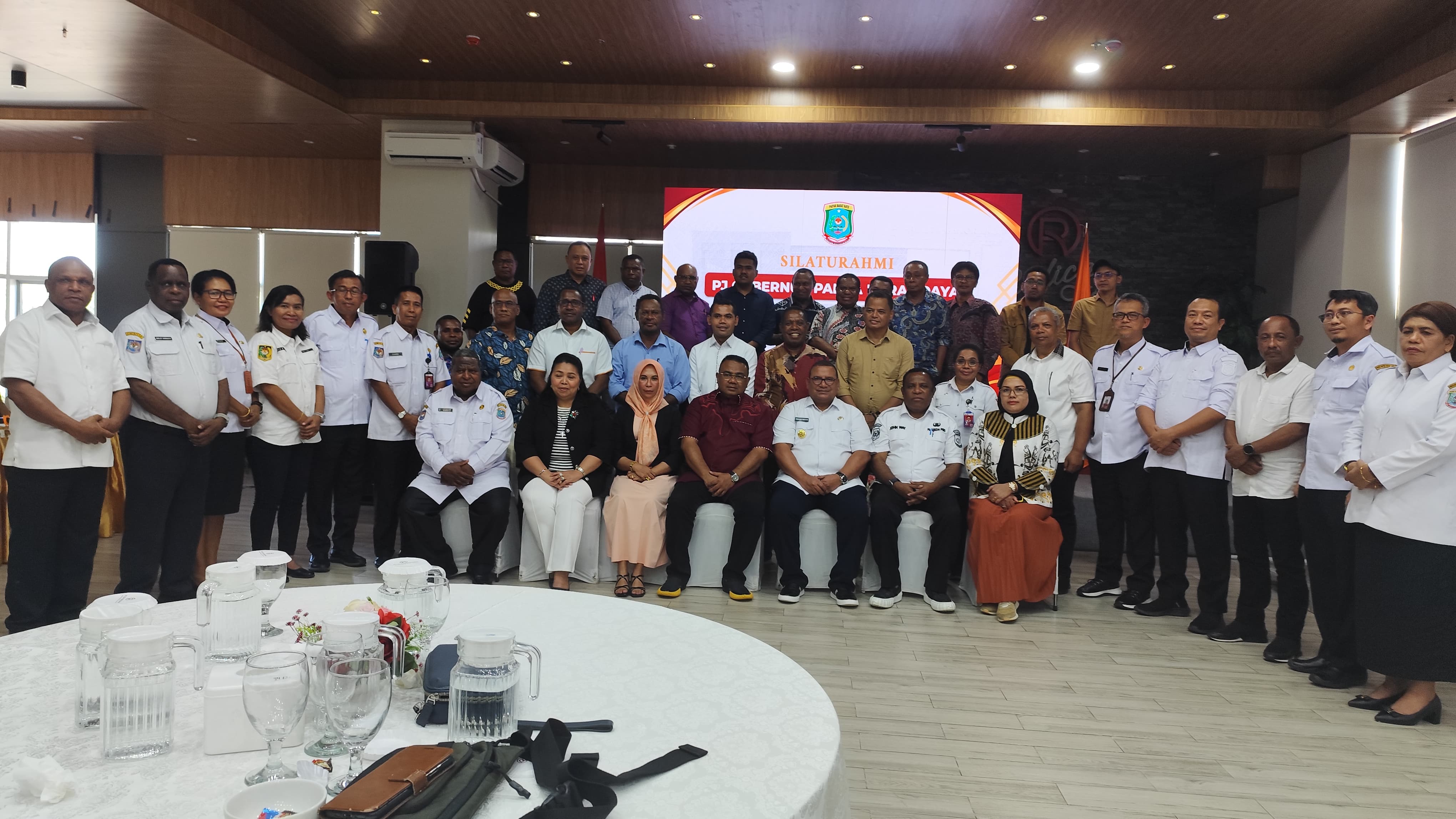 Pj Gubernur PBD Silaturahmi Bersama Anggota DPRP Periode 2024-2029 Guna Menjalin Sinergritas