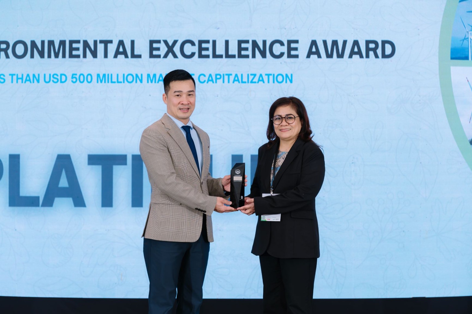 Pertamina Hulu Sanga Sanga dan Pertamina EP Sangasanga Field Raih Penghargaan Global CSR & ESG Summit 2025 di Vietnam