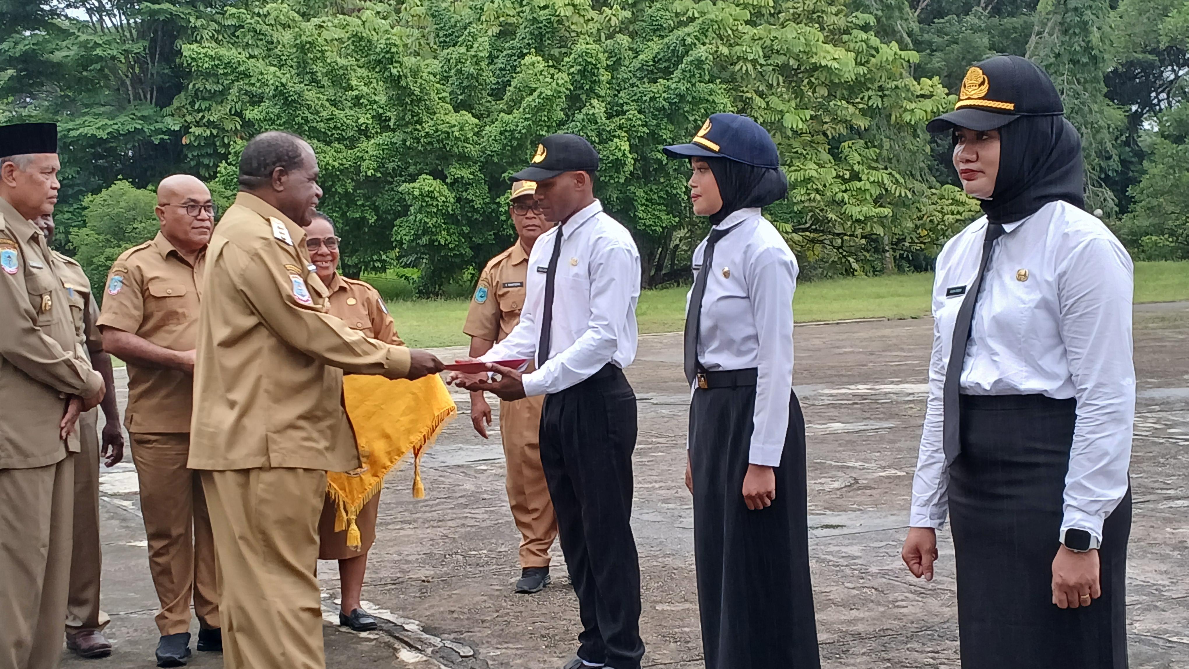 Bupati Sorong Lantik 757 CPNS, Wujud Perjuangan, Profesionalisme, dan Keberagaman