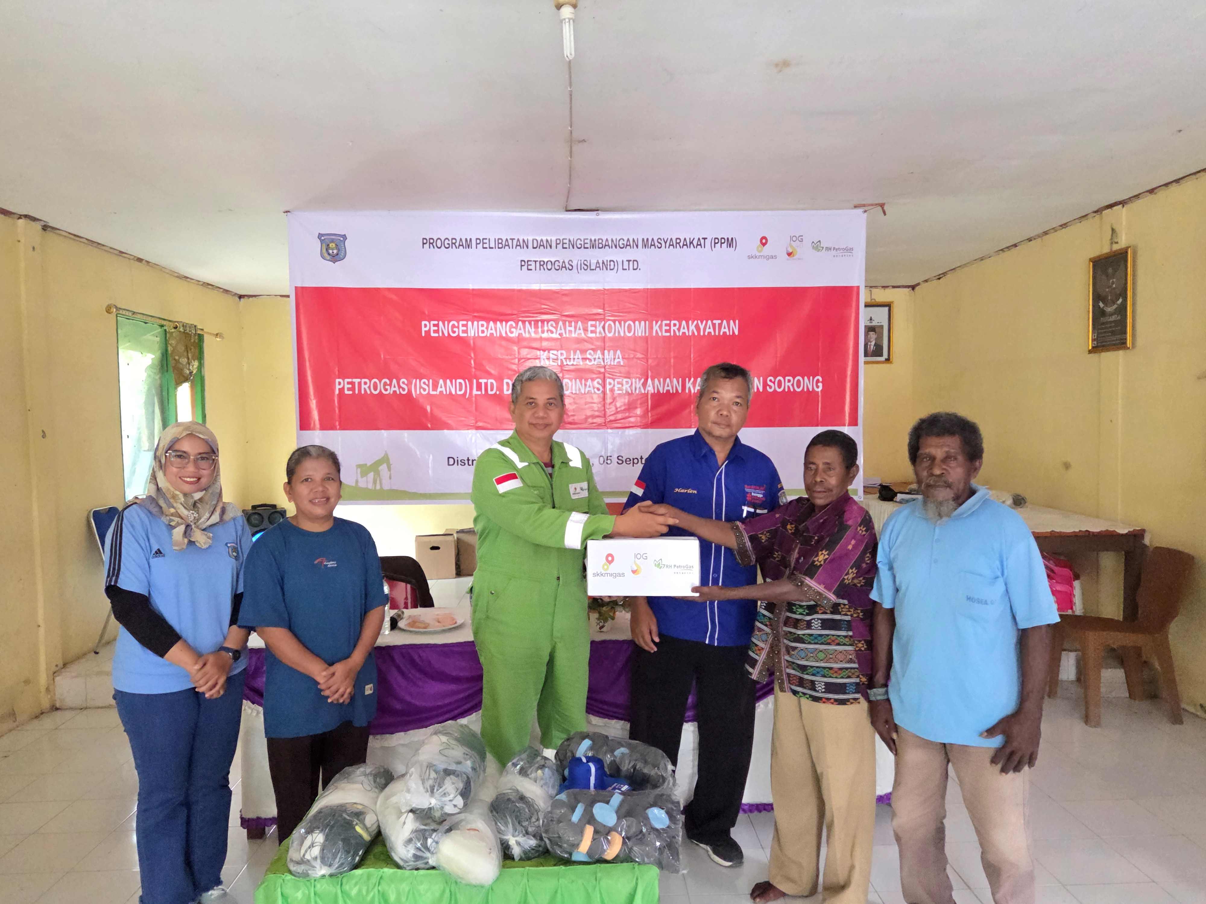 Perkuat Ekonomi Nelayan di Kabupaten Sorong, Petrogas (Island) Ltd. Gelar Pelatihan dan Sediakan Peralatan