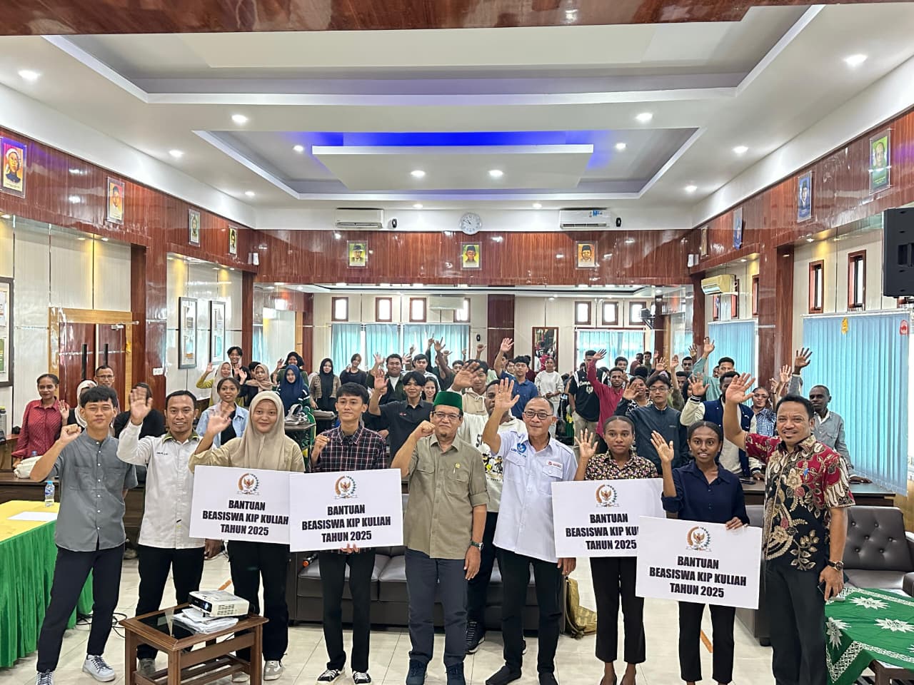 Reses ke Dapil; Anggota DPD RI - H. Hartono Berdiskusi Dengan Mahasiswa UNAMIN