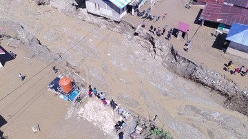 Banjir Bandang Terjang Donggala: Tiga Rumah Hanyut dan Akses Jembatan Putus Total