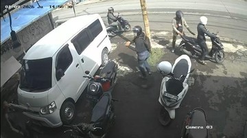 Mencekam! Gagal Gasak Motor, Geng Curanmor Nekat Todongkan Pistol ke Karyawan Toko di Tangerang