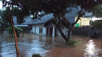 Ribuan Rumah di 6 Kecamatan Lamongan Terendam Banjir, Warga Mulai Waspada
