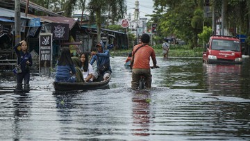Banjir Besar Terjang Bengkayang: 6 Kecamatan Terendam, Akses Transportasi Lumpuh Total