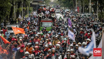 Tuntut Kesejahteraan, Ribuan Buruh Gelar Demo Besar-Besaran Tolak Penetapan UMP Jakarta dan Jawa Barat