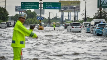 Akses Utama Bandara Soekarno-Hatta Terendam Banjir, Tol Sedyatmo Lumpuh Sebagian