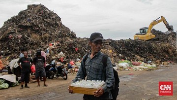 Gunungan Sampah di Pasar Kramat Jati Kian Meresahkan, Warga Mulai Khawatir Dampak Kesehatan