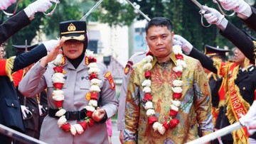 Sosok Kombes Pol Sumarni, Istri Direktur Penyidikan KPK yang Kini Resmi Pimpin Polres Metro Bekasi