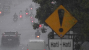 Waspada! Jakarta Diprediksi Bakal Diguyur Hujan Sepanjang Hari Ini, Simak Detail Prakiraan BMKG