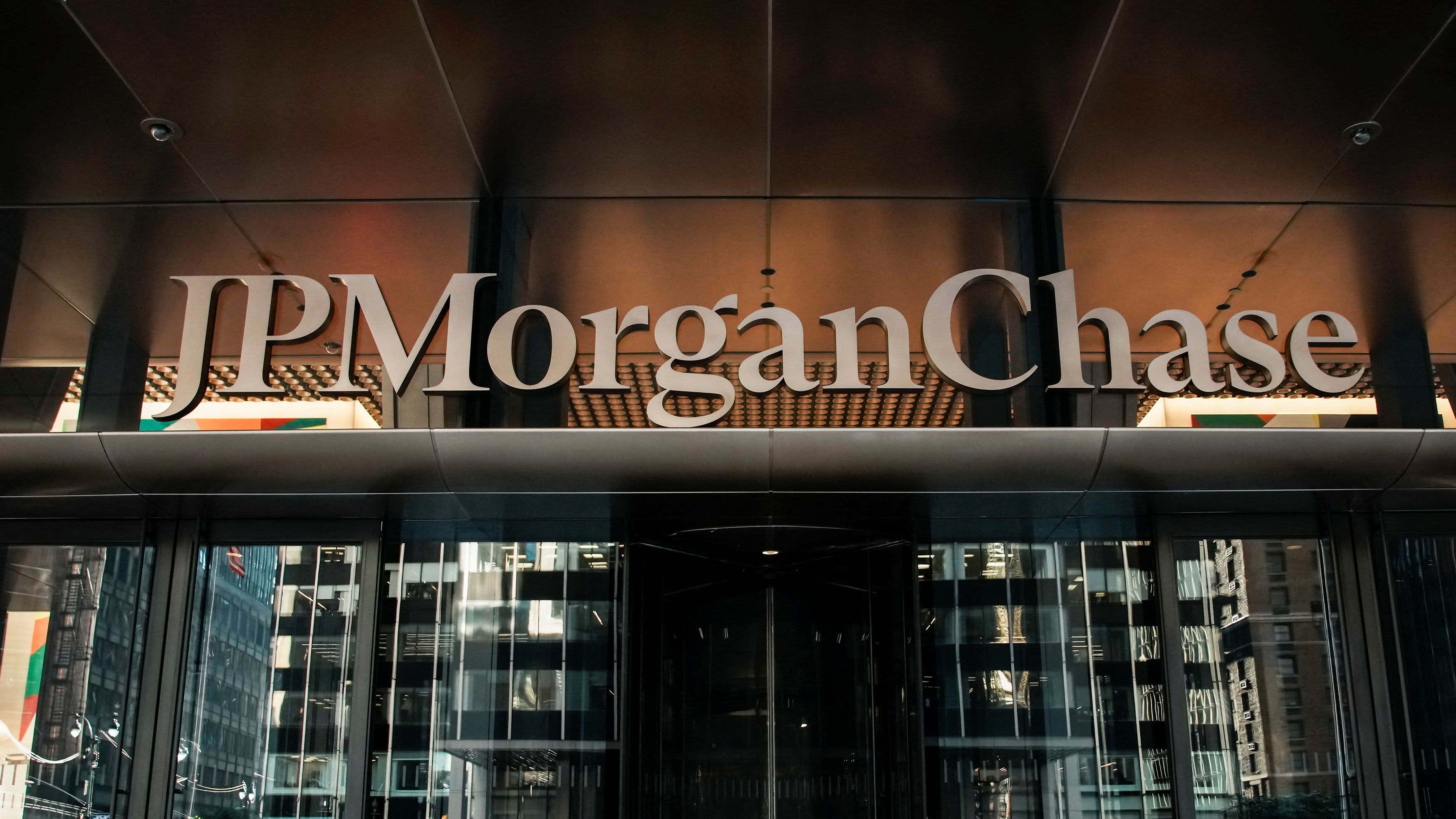 Ancam Ekonomi AS, JPMorgan Chase Siap Lawan Rencana Trump Batasi Bunga Kartu Kredit 10 Persen
