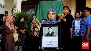 Keluarga Diplomat Arya Daru Kecewa, Pertanyakan Alasan Polisi Hentikan Kasus Kematian di Kos