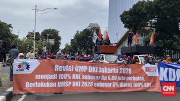 Aksi Buruh Memanas di Jakarta, Jalan Medan Merdeka Selatan Ditutup Total!