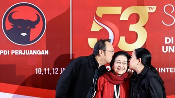 Momen Haru di Rakernas PDIP: Megawati Soekarnoputri Dapat Kecupan Hangat dari Puan dan Prananda