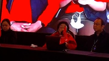 Aksi Nyata Megawati: Pantau Langsung Tim Bantuan Bencana PDIP di Sumatra Lewat Video Call
