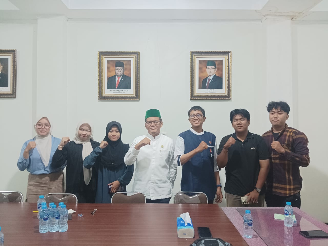 Berbagi Pengetahuan Dengan Mahasiswa, Senator Hartono Temui Mahasiswa IAIN Sorong