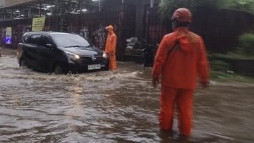 Waspada! Banjir Jakarta Ganggu Layanan TransJakarta, Berikut Daftar Rute yang Terhambat