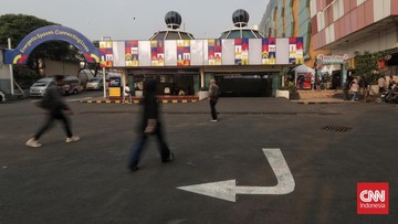 Heboh! WNA Nekat Pamer Alat Kelamin di Blok M, Alasannya Bikin Geleng Kepala