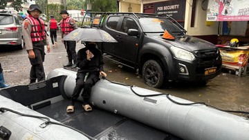 Banjir Kepung Jakarta Selatan, Warga Asrama Polisi Pondok Karya Terpaksa Dievakuasi