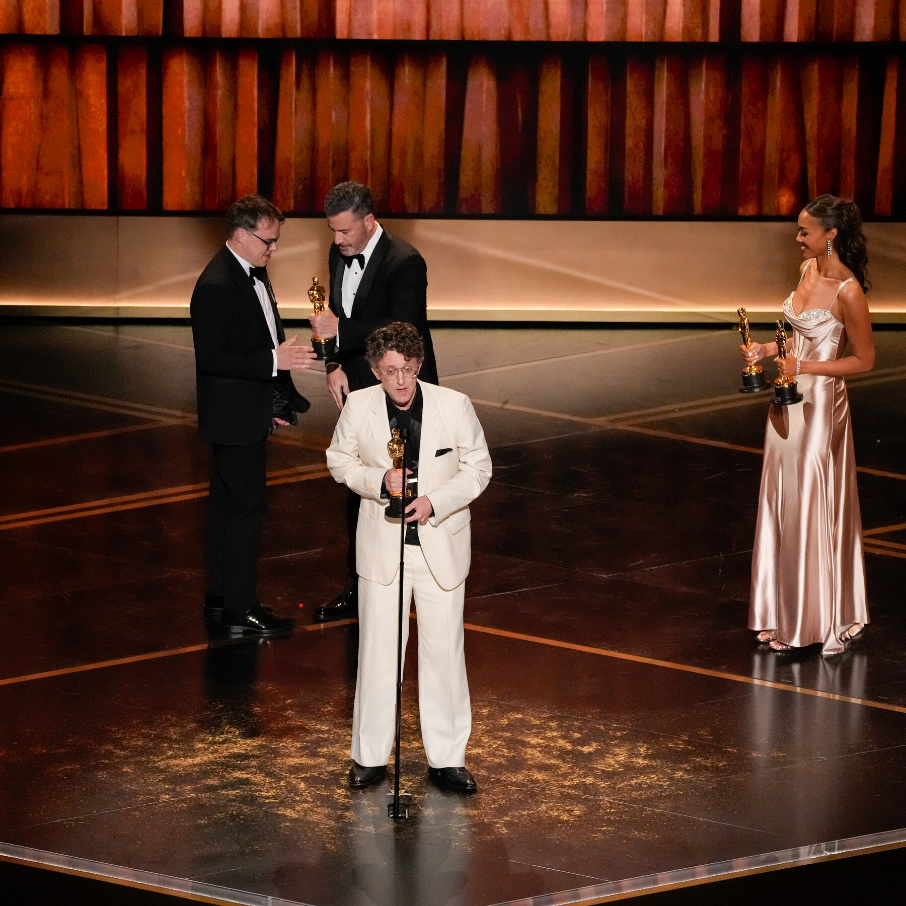 Bagaimana Pembuat "Mr. Nobody Against Putin" Menghadapi "Ranah Etika yang Rawan"