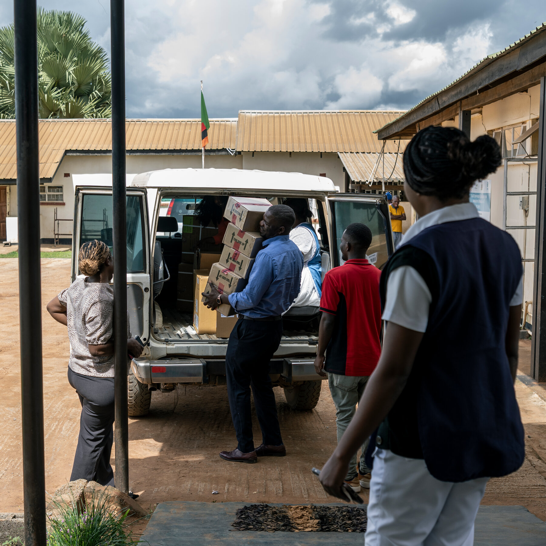 Tanpa Akses Mineral Lebih Besar, Bantuan HIV Terancam: AS Pertimbangkan "Tekanan" ke Zambia