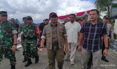 Letjen Suharyanto Tinjau Gereja Paroki Bunda Hati Kudus Yesus di Minahasa Pasca Gempa