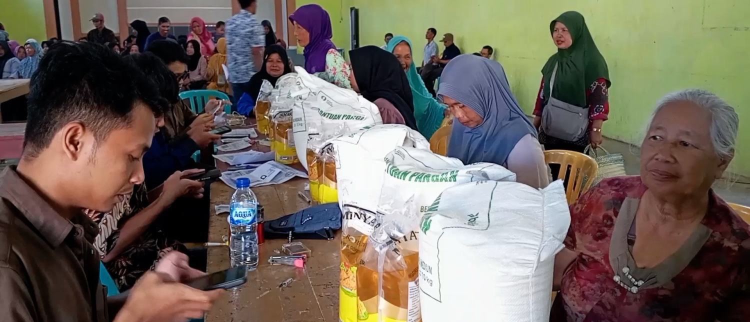 107.255 Warga Temanggung Terima Bantuan Beras dan Minyak