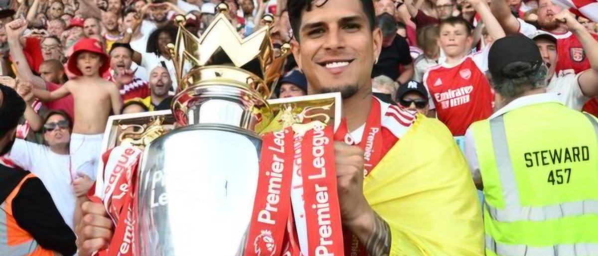 Arsenal resmi permanenkan bek Piero Hincapie dari Bayer Leverkusen