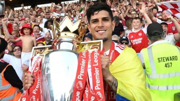 Arsenal resmi permanenkan bek Piero Hincapie dari Bayer Leverkusen