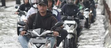banjir-berujung-macet-di-jakarta-tol-dibuka-untuk-motor-di-jakut-1768205211.jpg