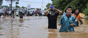 banjir-di-cilegon-3-kecamatan-terendam-tinggi-air-capai-15-meter-1768176039.jpg