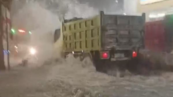 Banjir Luapan Sungai Rendam Puluhan Rumah di Cepu Blora