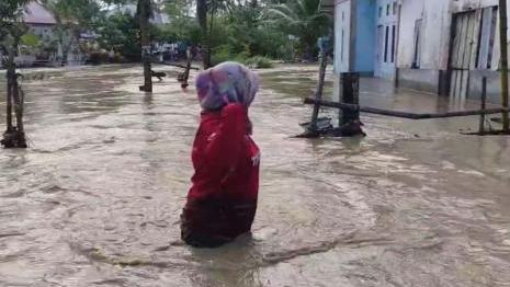 banjir-rendam-30-rumah-di-donggala-akibat-luapan-sungai-mapaga-1775322049.jpg