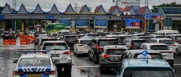 banjir-tol-bandara-soetta-belum-surut-lalu-lintas-tersendat-1768276839.jpg