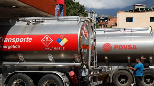 big-and-small-oil-companies-summoned-to-meet-trump-on-venezuelan-oil-scrape-1767988880.jpg