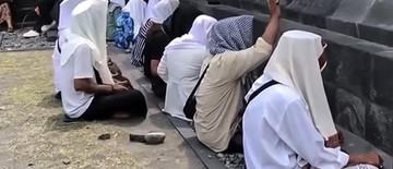 bos-kelompok-zikir-di-candi-prambanan-buka-suara-usai-viral-1767875532.jpg