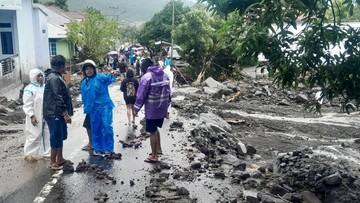 bpbd-16-orang-meninggal-akibat-banjir-bandang-di-pulau-siau-sulut-1767760244.jpg