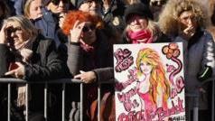 crowds-line-saint-tropez-streets-for-bardot-funeral-1767832416.jpg