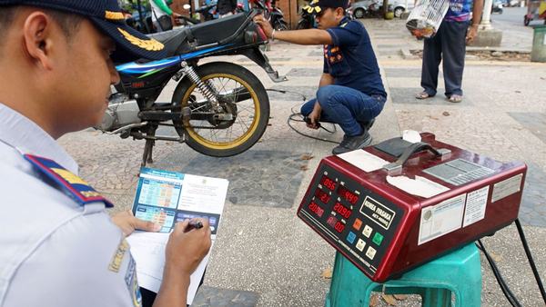 DLH-Perkimhub Trenggalek gelar uji emisi gratis kendaraan bermotor
