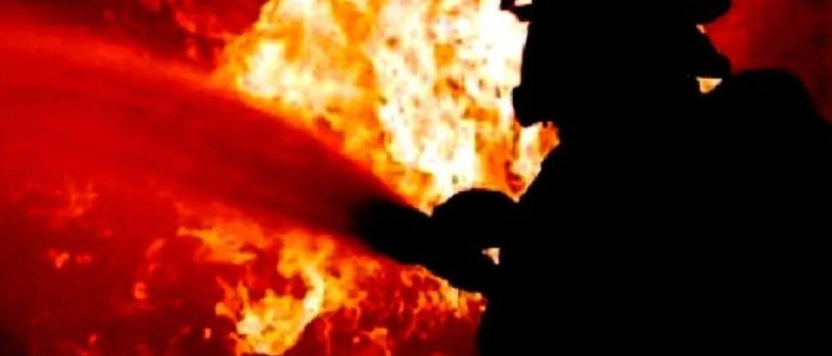 Dua Lansia Terluka dalam Kebakaran Rumah di Setiabudi
