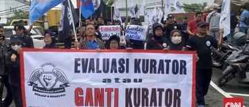eks-buruh-sritex-demo-pesangon-tak-cair-pn-semarang-evaluasi-kurator-1768219692.jpg