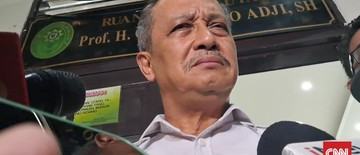 eks-wakapolri-jadi-saksi-penggugat-dalam-sidang-ijazah-jokowi-di-solo-1768305623.jpg