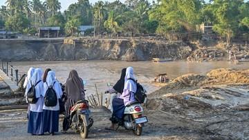 foto-hari-pertama-masuk-sekolah-di-daerah-bencana-sumatera-1767645118.jpg