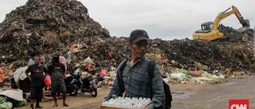 foto-penampakan-gunungan-sampah-di-pasar-kramat-jati-1767875481.jpg