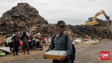 foto-penampakan-gunungan-sampah-di-pasar-kramat-jati-1767875481.jpg