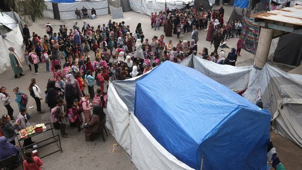gaza-children-risk-snipers-to-attend-tent-schools-scrape-1767688471.jpg